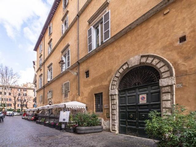 Prestigioso appartamento in vendita Via di Santa Maria dell'Anima, Roma, Lazio
