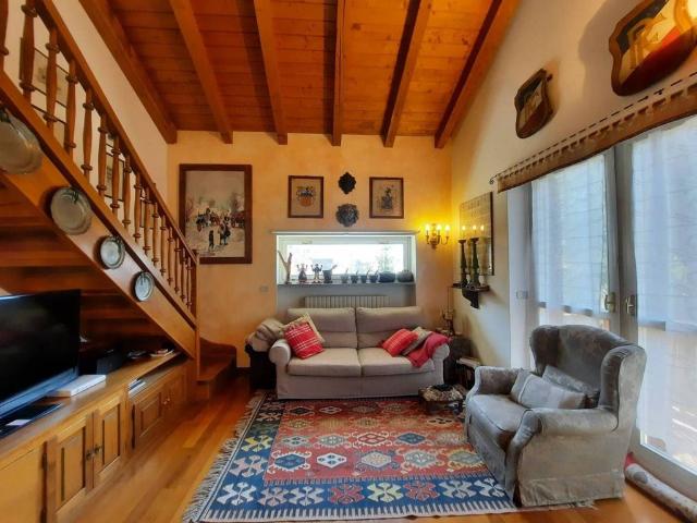 Prestigioso appartamento in vendita Viale Monte Bianco, Courmayeur, Valle d’Aosta