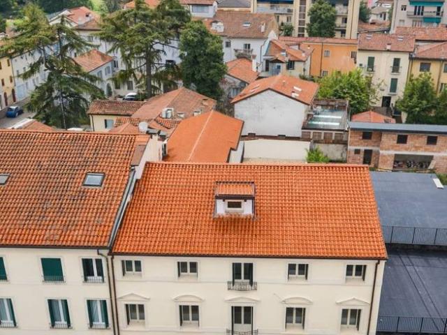 Prestigioso appartamento in vendita Contrà Lodi, Vicenza, Veneto