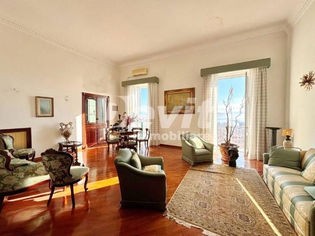 Prestigioso appartamento in vendita Corso Vittorio Emanuele, Napoli, Campania