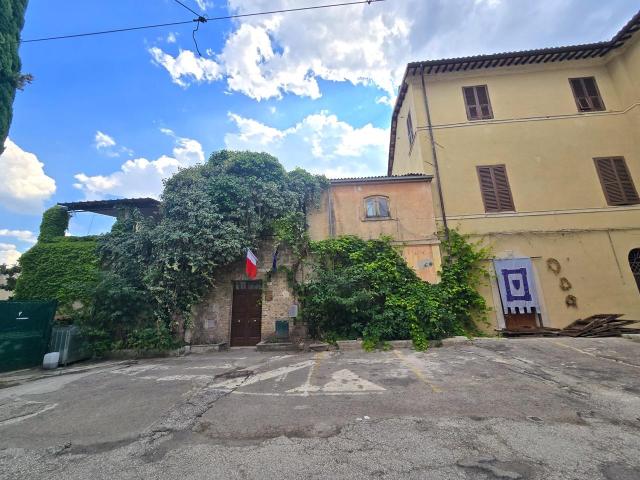 Prestigioso appartamento nel centro storico di Bevagna – Pal. 120m² Bevagna