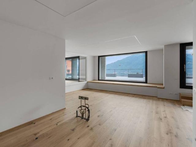 Prestigioso attico di 167 mq in vendita Strada Antica Regina, Cremia, Lombardia