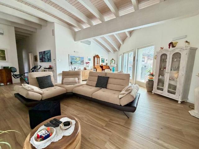 Prestigioso attico di 177 mq in vendita Viale Trento, 108, Riva del Garda, Trentino Alto Adige