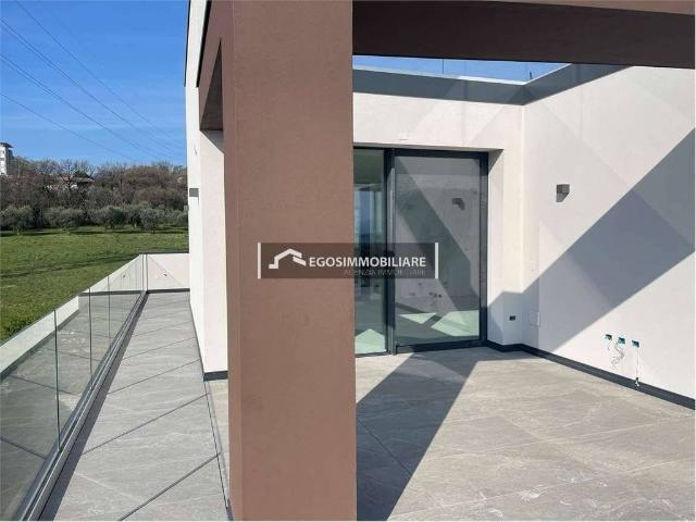 Prestigioso attico in vendita Via Marzabotto, 26, Desenzano del Garda, Brescia, Lombardia