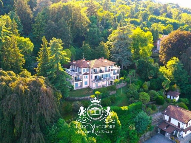 Attico di prestigio in vendita Viale della Vittoria, 1, Baveno, Verbano Cusio Ossola, Piemonte