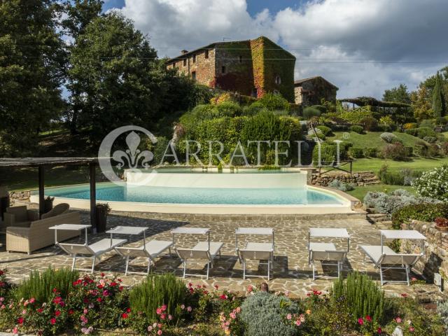 Prestigioso Casale con Piscina e Annesso nelle Colline Senes. 950m² Chiusdino