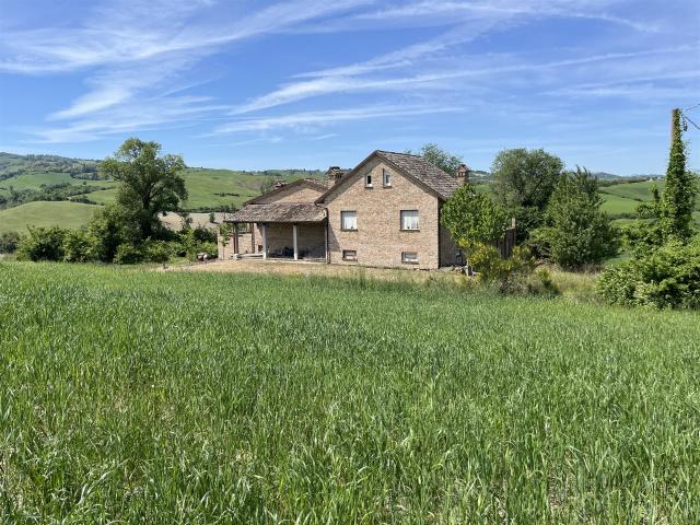 Prestigioso Casale Panoramico tra Pesaro e Urbino 597m² Urbino