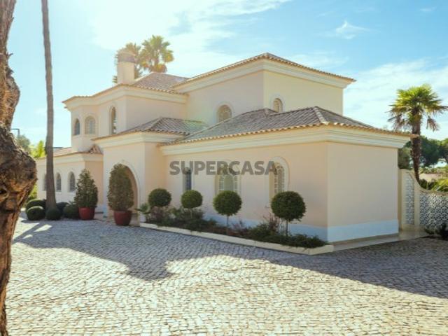 Moradia de 4 Quartos com Frente ao Golfe, Piscina e Privacidade Vale do Lobo