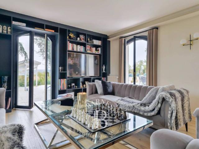 Prestigieuse Maison en location Saint Symphorien d'Ozon, France