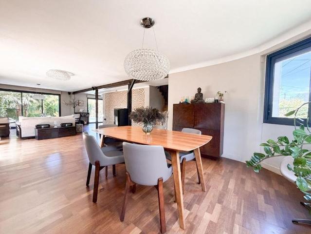 Maison de 7 pièces de luxe en vente à Saint Herblain, France
