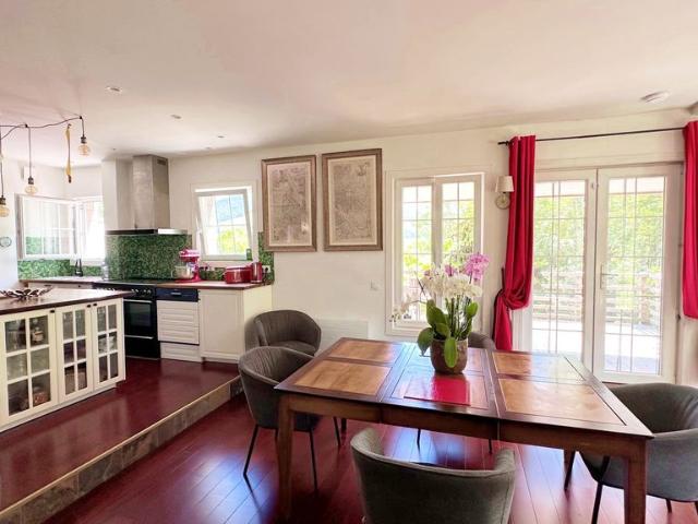 Maison de luxe de 8 pièces en vente à Burdignin, Auvergne Rhône Alpes