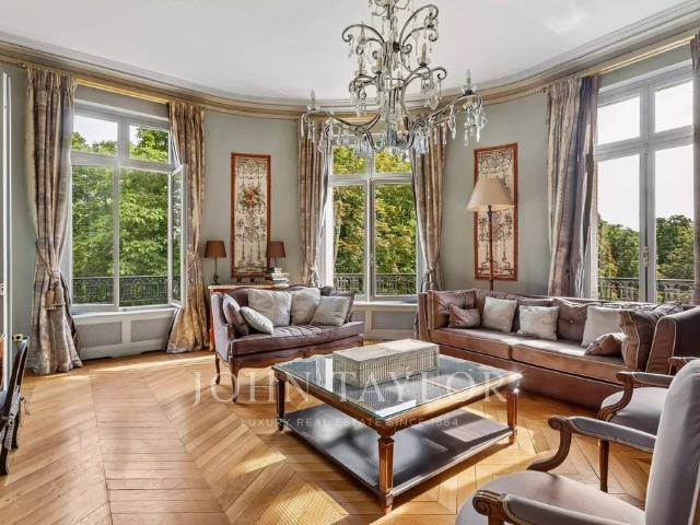Prestigieux appartement en location Tour Eiffel, Invalides – Ecole Militaire, Saint Thomas d’Aquin, Paris, Île de France