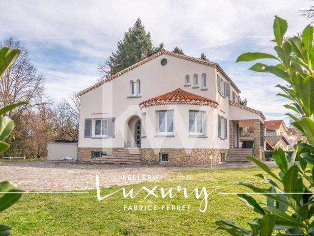 Prestigieux château en vente Pont du Château, Auvergne Rhône Alpes