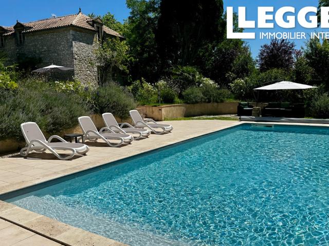 Prestigieux manoir médiéval surplombant Issigeac et ses environs, dans un hameau paisible