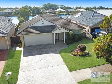 Prestigous Water Side Living