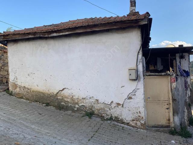 Prestijden. Gömeç Merkeze 6.5 Kilometre Manzaralı Taş Köy Evi