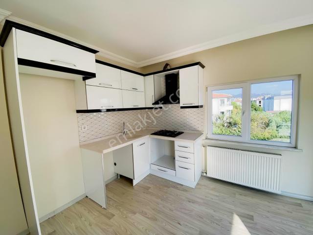 Prestijden Mithatpaşa Da Merkezi Konumda Uygun Fiyatlı 1+1 Daire
