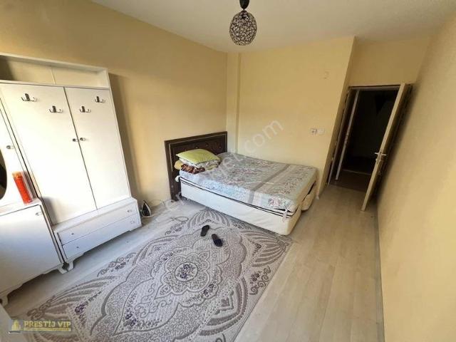 Prestijden Okul Bölgesi Aile Apartmanında Kiralık Daire