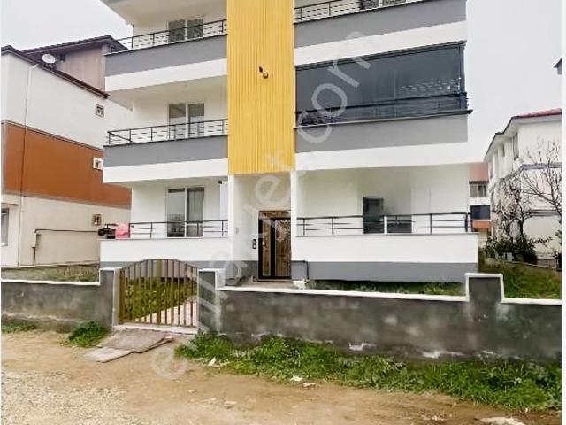 Krediye Uygun Bahçe Kullanımlı Daireye Ait Büyük Depolu 2+1