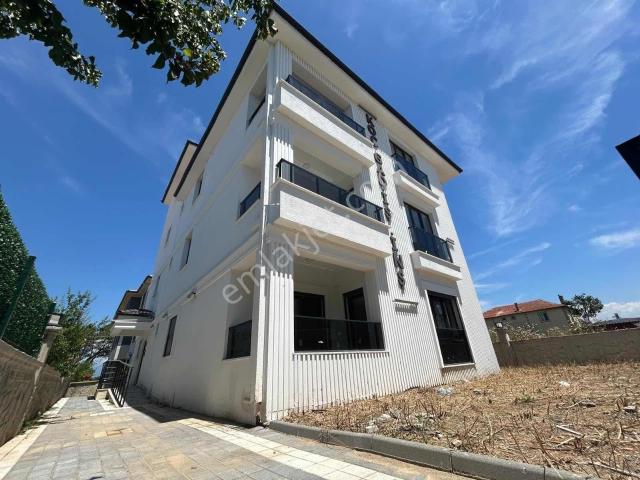 Prestijden Kemalpaşada Ara Kat Çift Balkonlu 2+1 Daire