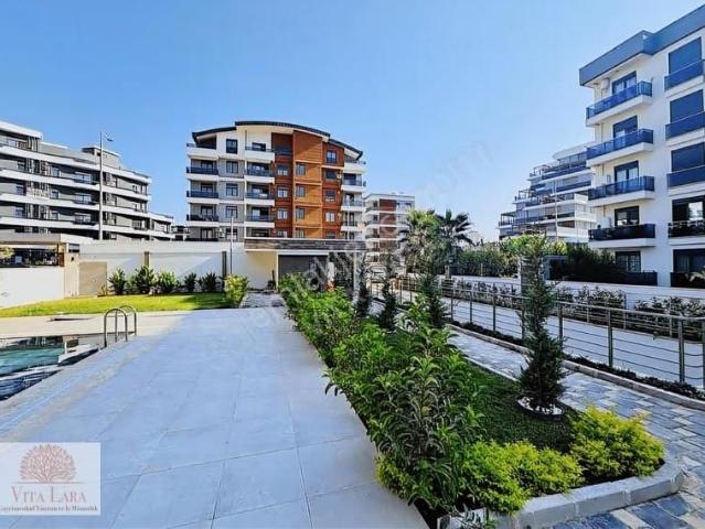 Prestijli Havuzlu Sitede Satılık 2+1 Daire