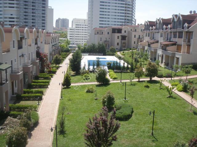 Prestijli Site İçinde Bağımsız Girişli Köşe Villa