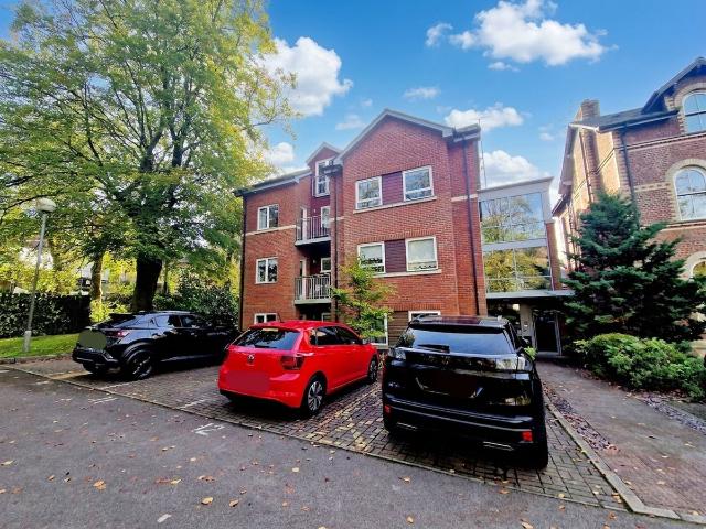 Prestwich Park Road South, Prestwich M25, 2 bed flat to rent, £1,295 pcm | PrimeLocation
