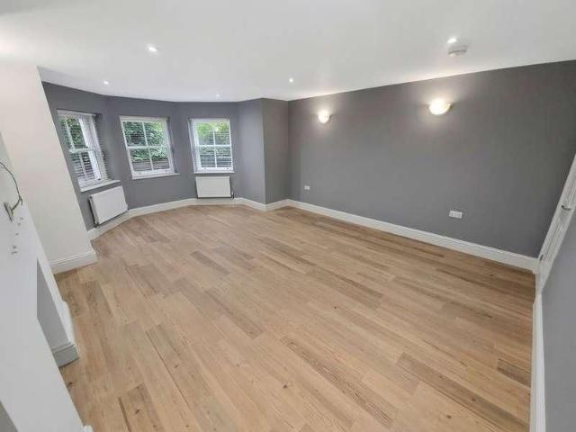 Prestwich Park Road South, Prestwich, M25