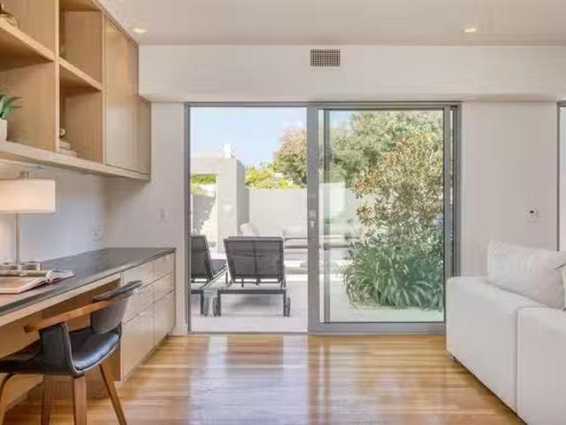 Prestwick Drive