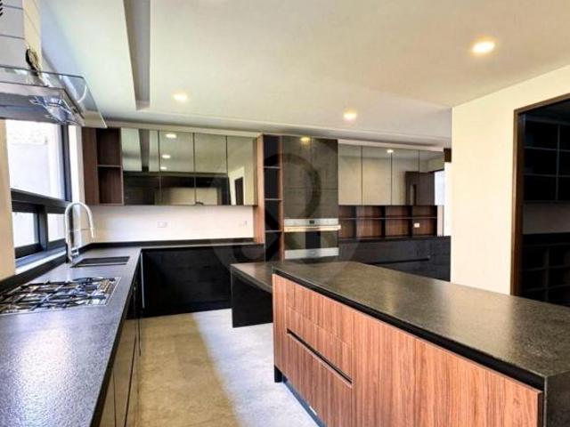 Priv. de la Cuesta Manzana 002, 52774 Naucalpan de Juárez, Méx. : Casa en venta en Bosque Real