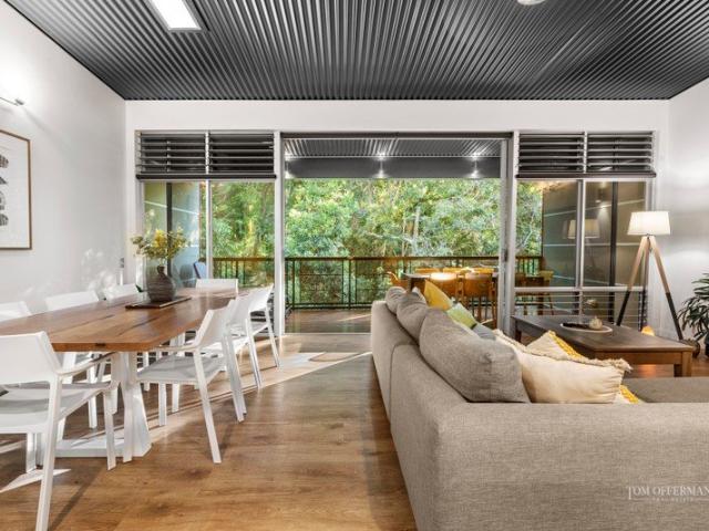 Privacy and Luxury of Tree Top Villa Near Noosa Main Beach