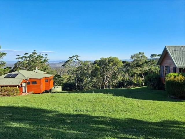Privacy and Peace at the Hillside Estate Ravensbourne