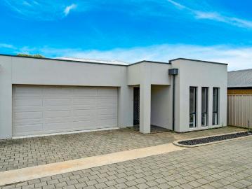 Privacy, Comfort and Low Maintenance Living!