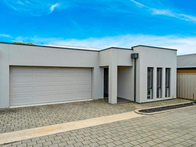Privacy, Comfort and Low Maintenance Living!