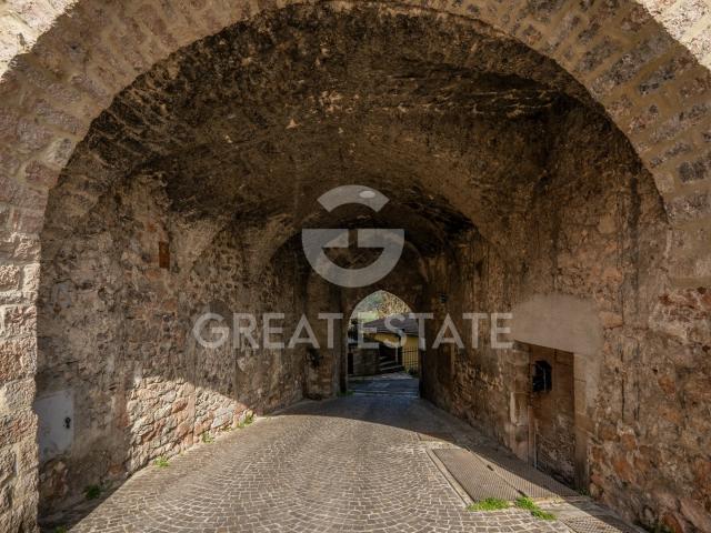 Privacy e Storia nel Cuore di Cerreto 670m² Cerreto di Spoleto