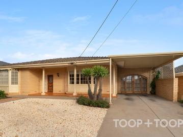 Adelaide, South Australia - Equipped kitchen