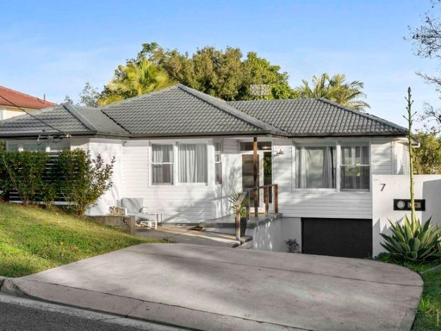 Privacy, Style and Versatility in a peaceful cul de sac