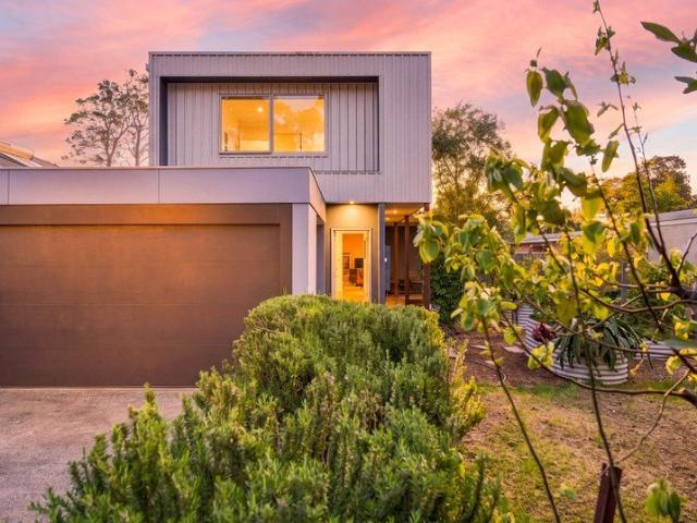 PRIVACY, SUNSHINE & SUSTAINABLE DESIGN