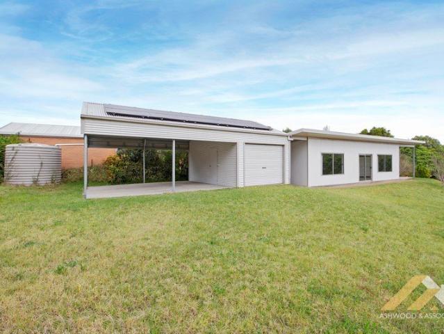 PRIVACY, SPACE & POTENTIAL WITH A RURAL OUTLOOK
