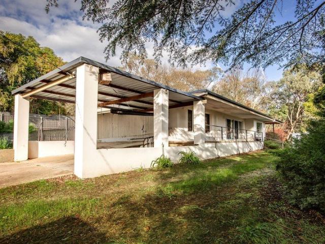 Privacy, Views & Town Convenience
