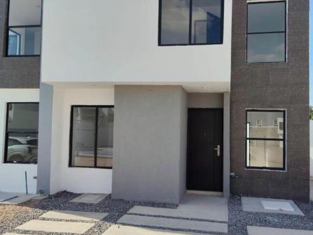 PRIVADA MONTE ALEGRE CERCA DE AVENIDA SAN PEDRO