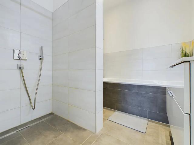 Privatverkauf Moderne 3 Zimmer Wohnung mit Option auf 4 Zimmer Wohnung