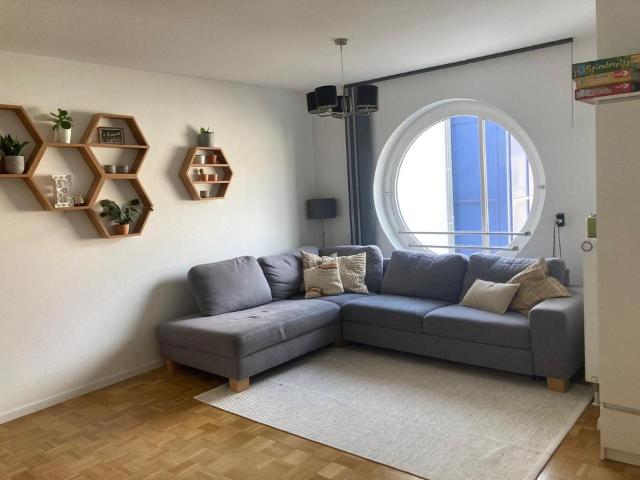 Privatverkauf: Gepflegte 5 Zimmer Maisonette Whg mit Balkon & TG