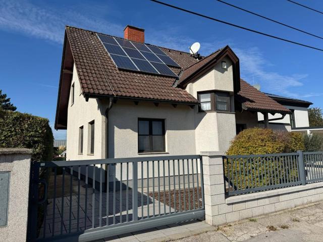 Privatverkauf | Großzügiges Einfamilienhaus im Erstbesitz mit Pool, Sauna, großem Garten u. vielen Extras in 1220 Wien
