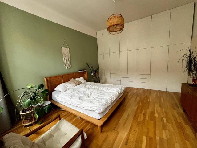 Privatverkauf: Heller Altbau in ruhiger Lage 2,5 Zimmer in gepflegtem Zinshaus