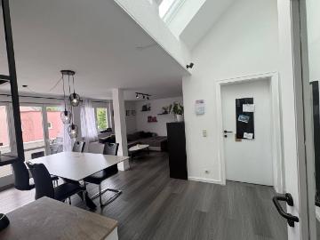 Privatverkauf: Lichtdurchflutete 3,5 Zimmer Dachgeschosswohnung im Herzen von Dornbirn