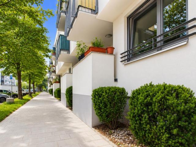 Privatverkauf – Stilvolle Gartenwohnung mit Tiefgarage in begehrter Münchner Lage