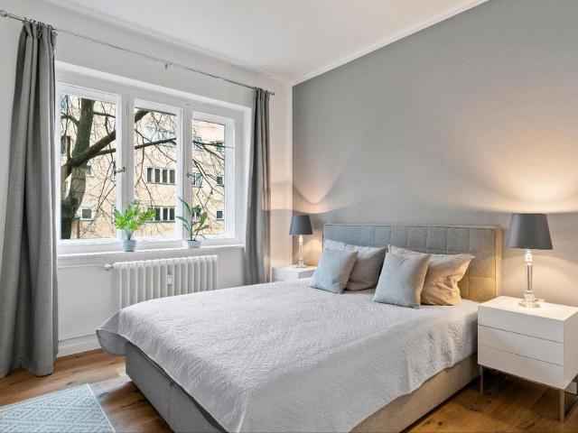 PRIVATVERKAUF sanierte 3 Zimmer Altbauwohnung in BerlinSteglitz