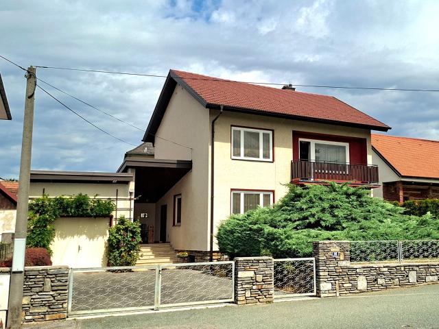 Privatverkauf! Zentrales, sehr gepflegtes Stadthaus mit kleinem Garten, Garage, Pergola und Keller Provisionsfrei