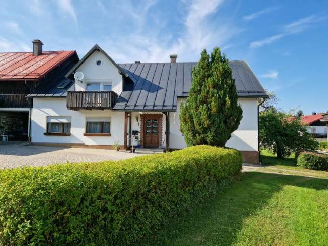 Privatverkauf 193qm + 2.215qm Grundstück + Option auf 0,46ha landwirtschaftliche Fläche